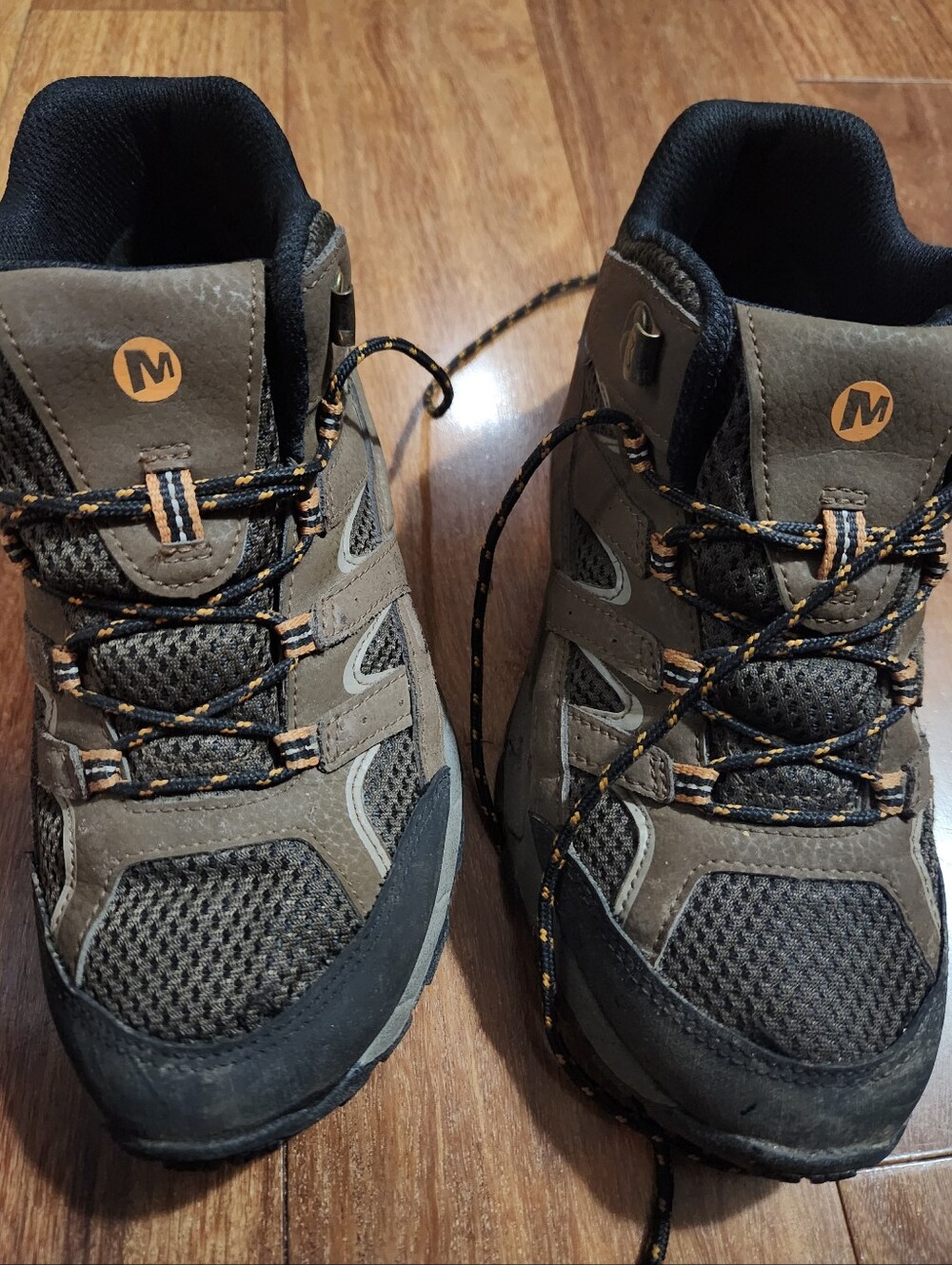 Merrill Kids Hiking Shoes Youth Size 5.